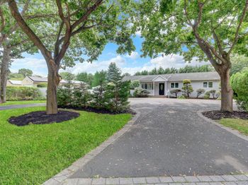 466 W 4th Street