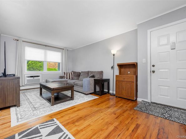 68 Fairharbor Drive 68, Patchogue NY 11772