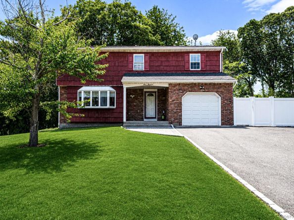 300 Browns Road, Nesconset NY 11767