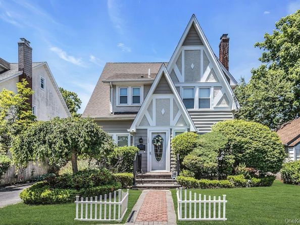 1680 roosevelt Street, Baldwin NY 11510