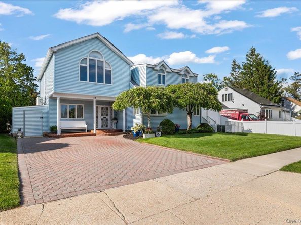 38 Hayden Drive, Bethpage NY 11714