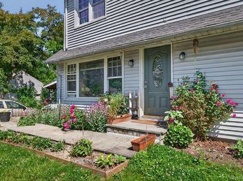 27 Tomahawk Drive