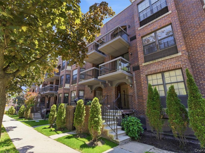 16306 71st Avenue 1323, Fresh Meadows NY 11365