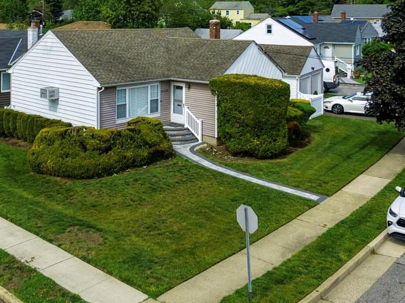 130 Boylston Street, Hempstead NY 11550