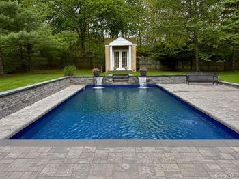 40 Timberpoint Drive