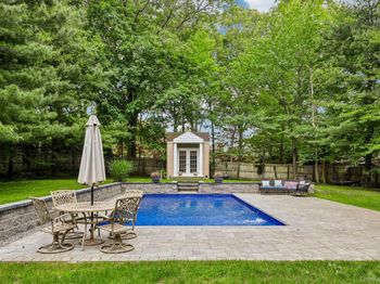 40 Timberpoint Drive