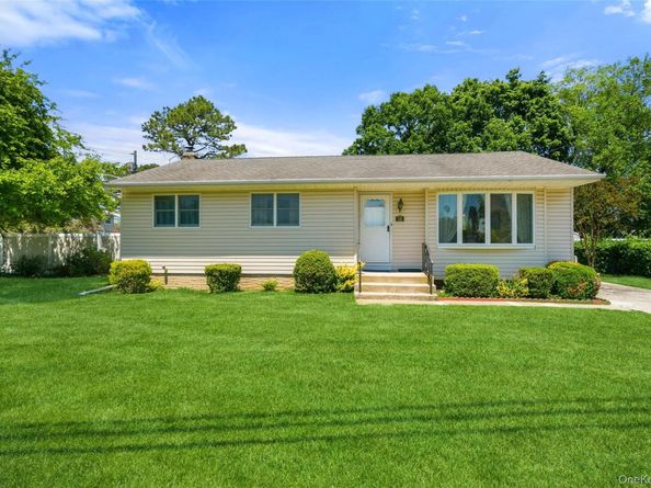 15 Lincoln Avenue, Farmingdale NY 11735