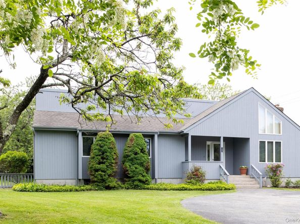 100 Bayberry Lane, Southold NY 11971