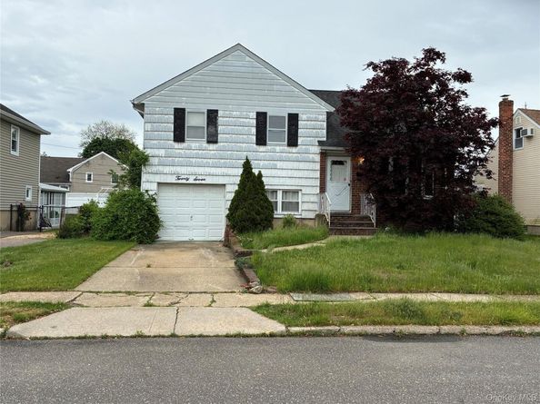 27 Elizabeth Drive, Bethpage NY 11714