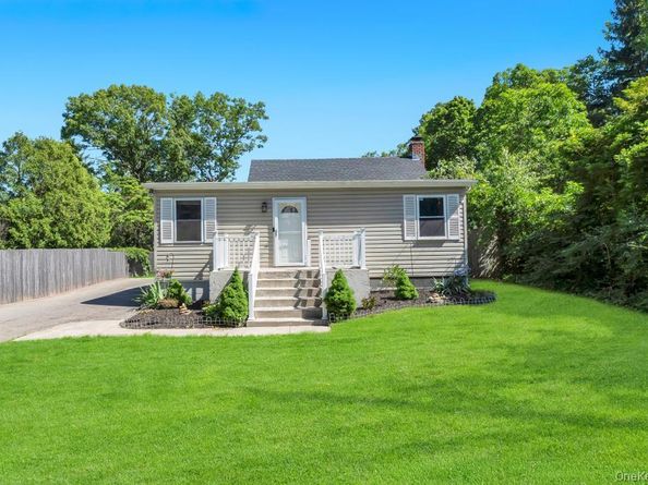 18 Richmond Hill Road, Sound Beach NY 11789