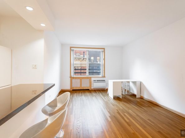 345 East 54th Street 4E, New York NY 10022