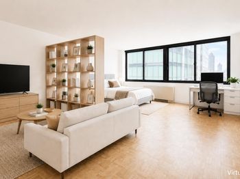 376 Broadway