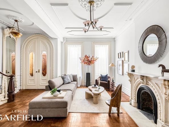 305 East 18th Street, New York NY 10003