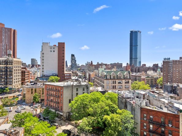215 Park Row 12C, New York NY 10038