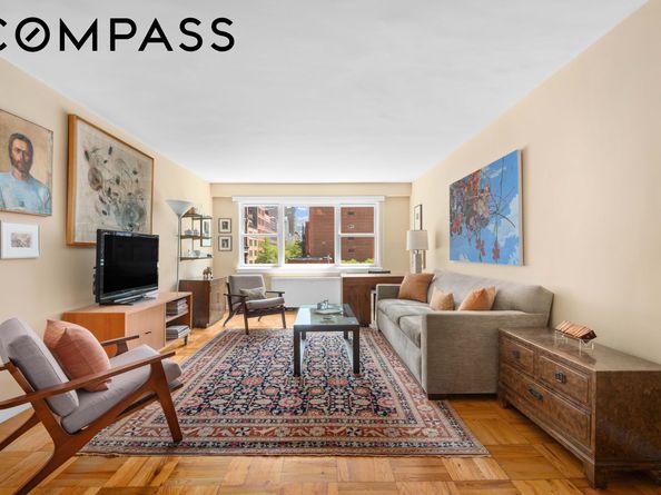 101 West 12th Street 5J, New York NY 10011