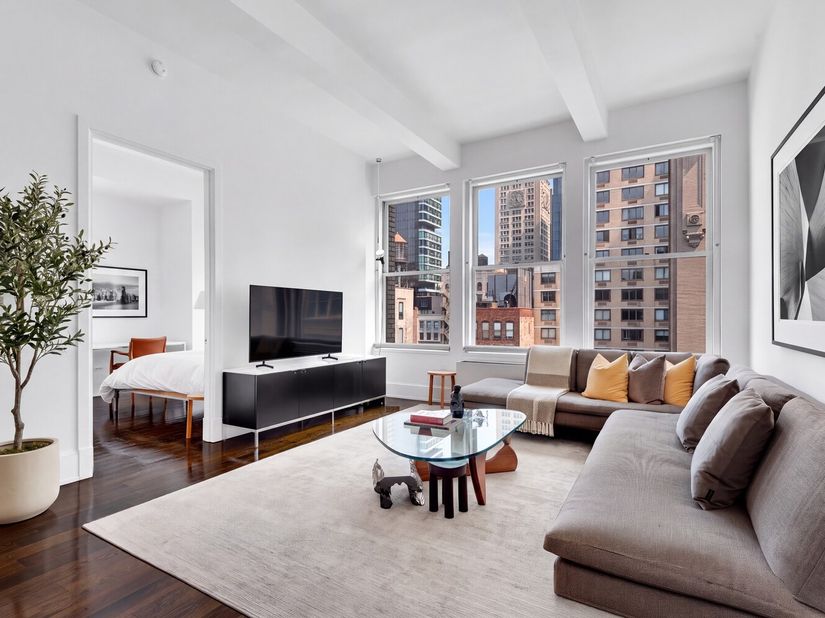 260 Park Avenue S 10G, New York NY 10010