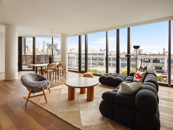 21-30 44th Drive 6A, Queens NY 11101