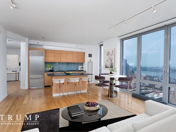 310 West 52nd Street 40H, New York NY 10019