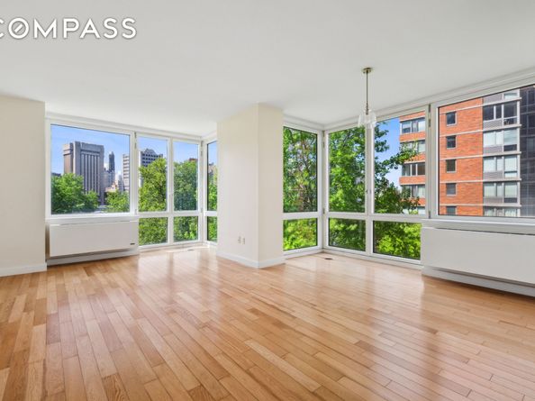 415 Main Street 4G, New York NY 10044