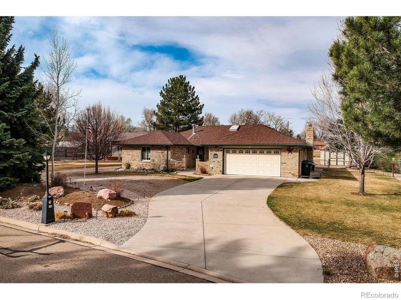 2806 Lake Park Way, Longmont CO 80503