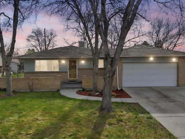 1042 S Holland Court, Lakewood CO 80226