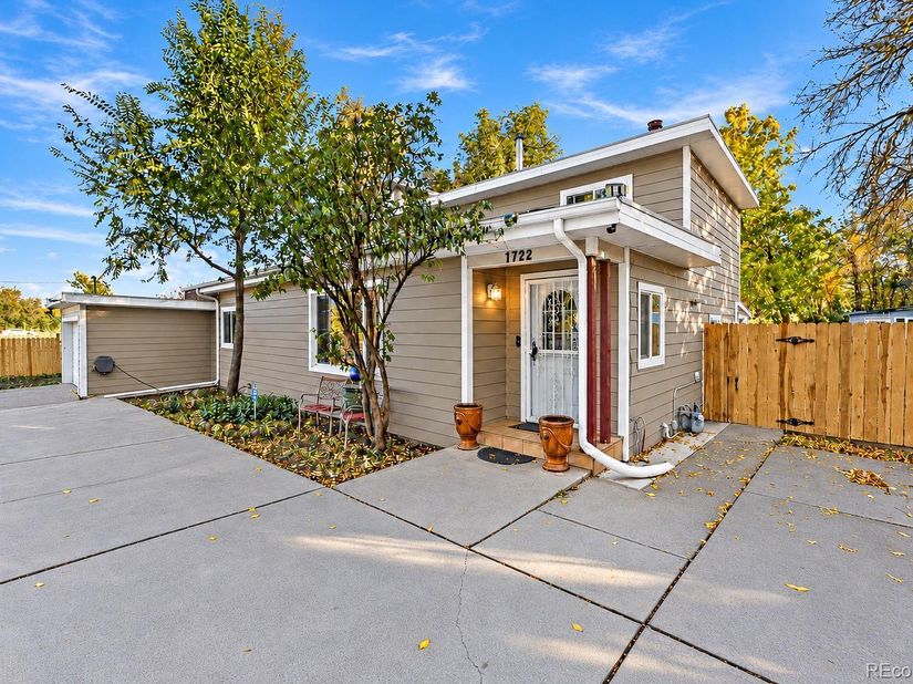 7722 W 8th Avenue, Lakewood CO 80214