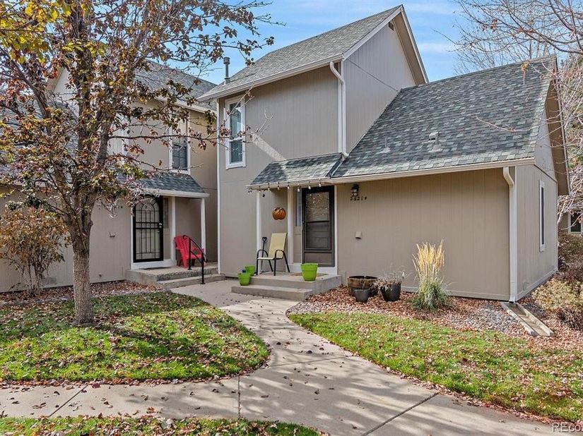 2621 S Xanadu Way F, Aurora CO 80014