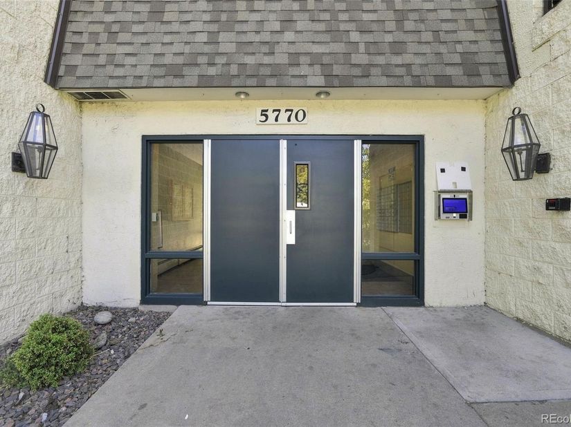 5770 E Warren Avenue 316, Denver CO 80222
