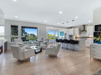 4683 W 50th Place