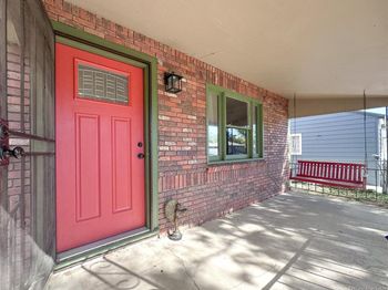 1395 W Center Avenue