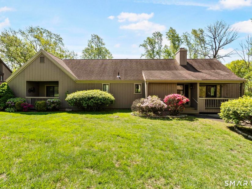 315 Navajo Lane A, Stratford CT 06614