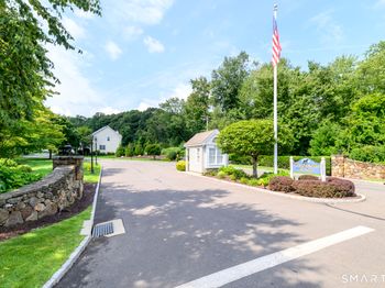 133 Governor Trumbull Way