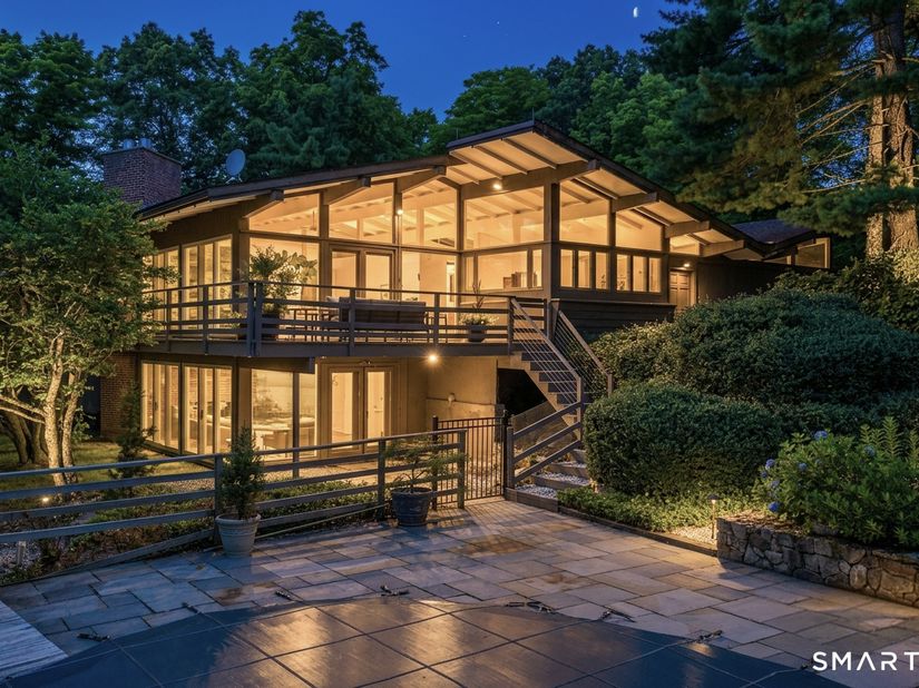 62 Wells Hill Road, Weston CT 06883