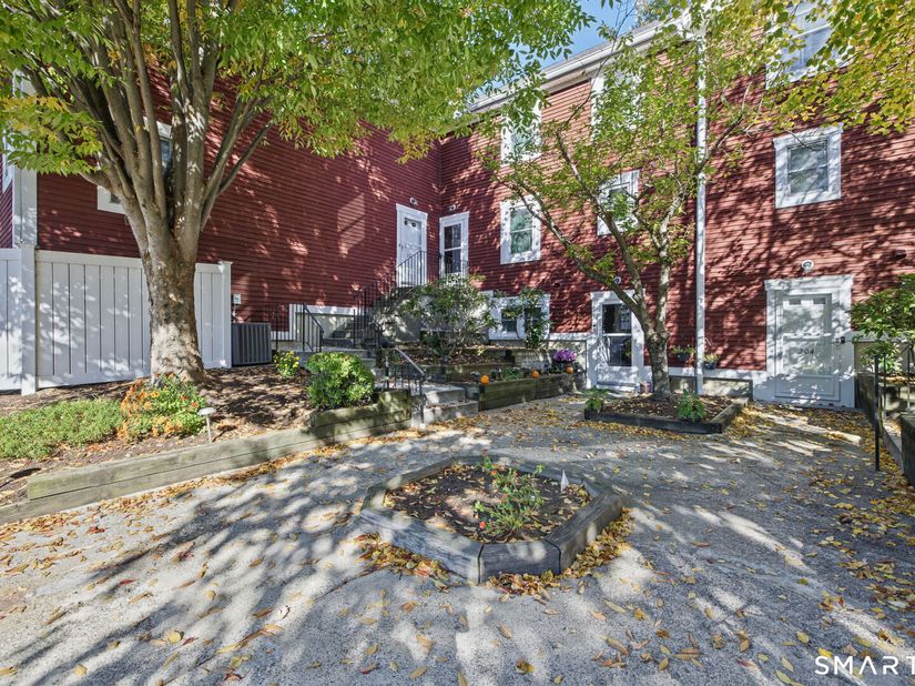 7 Dean Street 2201, Danbury CT 06810