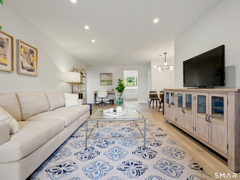 102 Rowayton Woods Drive 102, Norwalk CT 06854