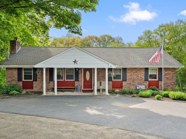 2 Pine Hill Road, New Fairfield CT 06812