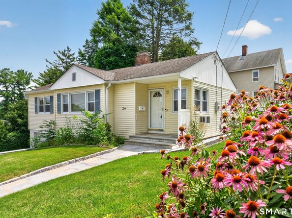 10 Seeley Street, Danbury CT 06810