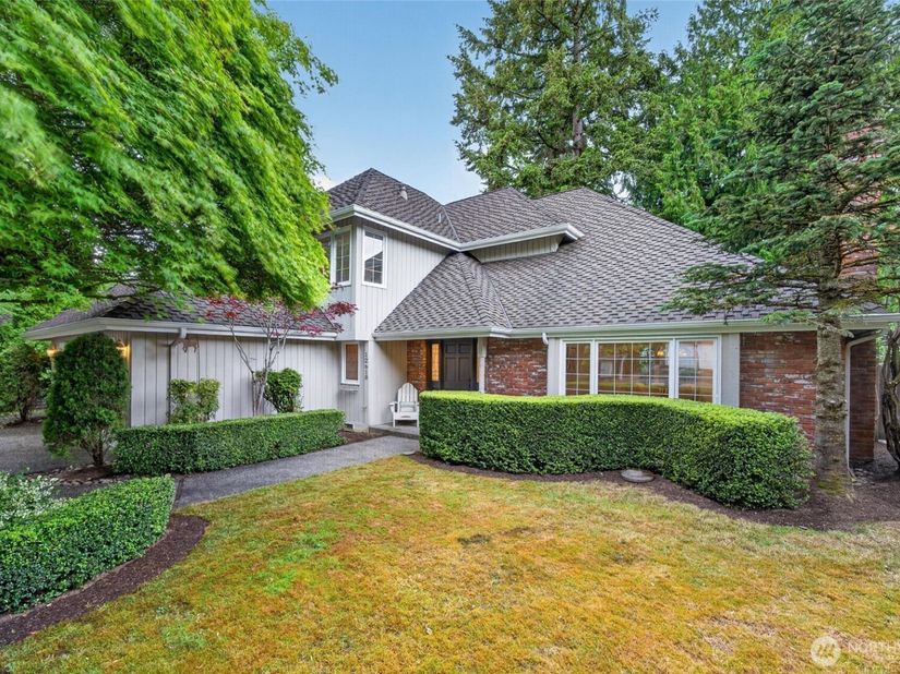 12610 NE 68th Place, Kirkland WA 98033