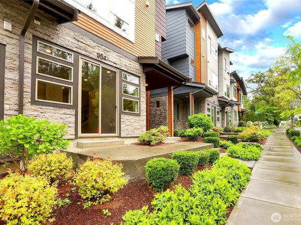 954 Dove Tail Lane NW 4, Bainbridge Island WA 98110