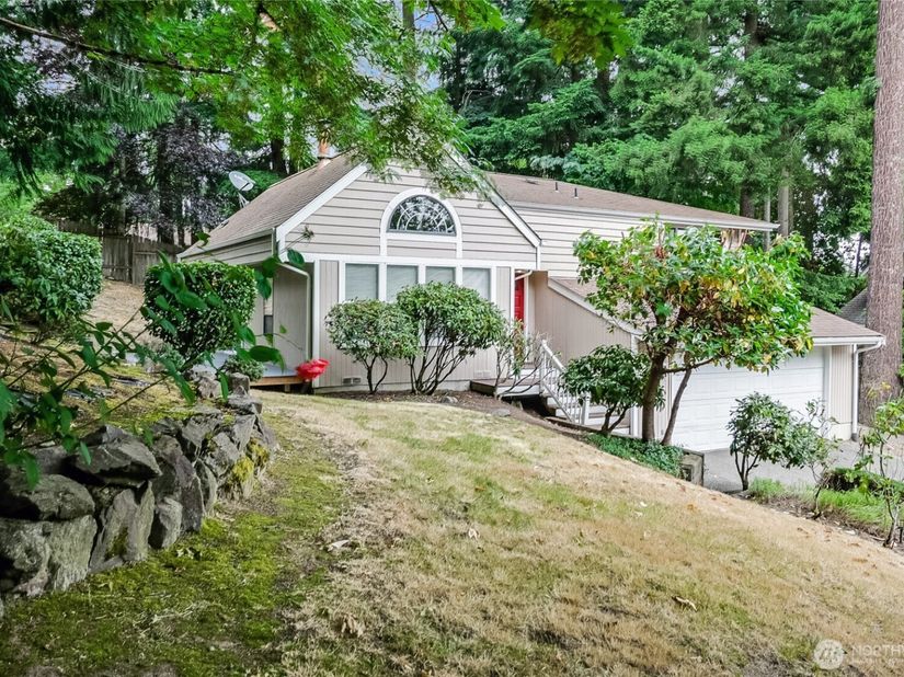 9810 116th Place NE, Kirkland WA 98033