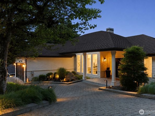 7712 89th Place SE, Mercer Island WA 98040