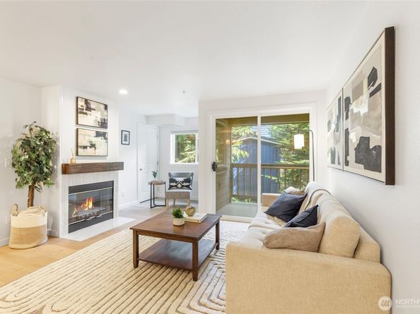 18523 68th Avenue NE 102, Kenmore WA 98028