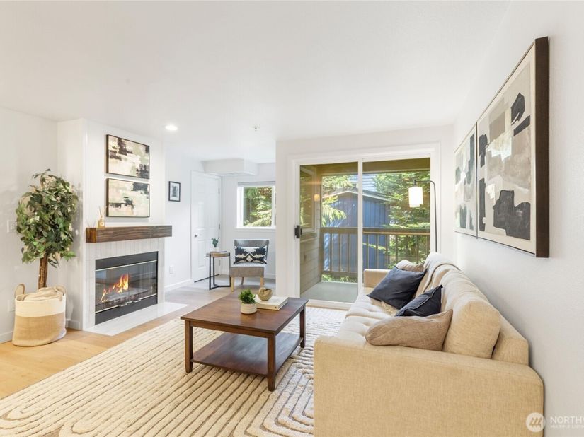 18523 68th Avenue NE 102, Kenmore WA 98028