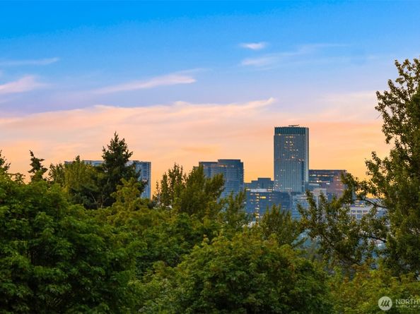 12218 SE 47th Place, Bellevue WA 98006