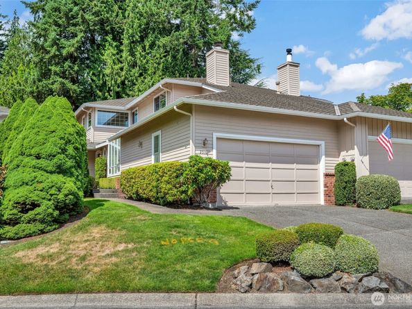 2016 Mill Pointe Drive SE, Mill Creek WA 98012