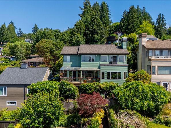 9297 44th Avenue SW, Seattle WA 98136