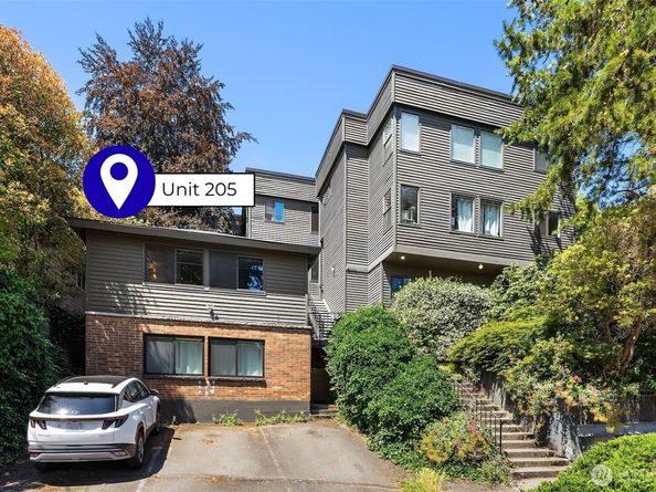 4111 Whitman Avenue N 205, Seattle WA 98103