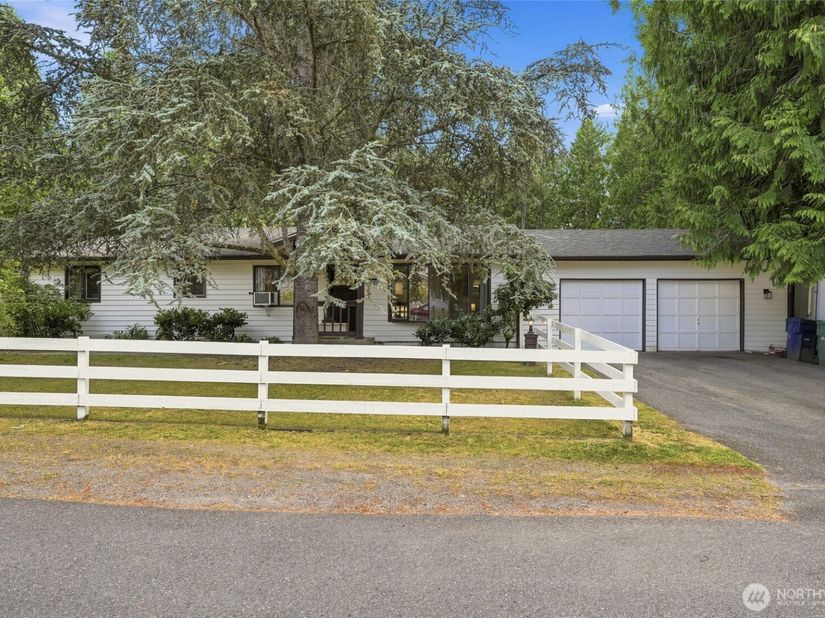 21007 NE 66th Street, Redmond WA 98053