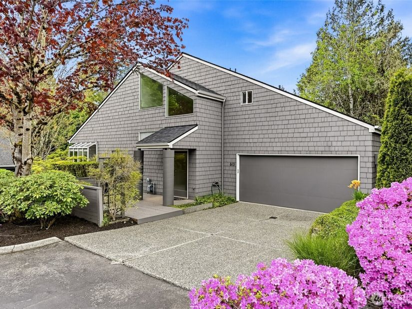 613 Bellevue Way SE, Bellevue WA 98004