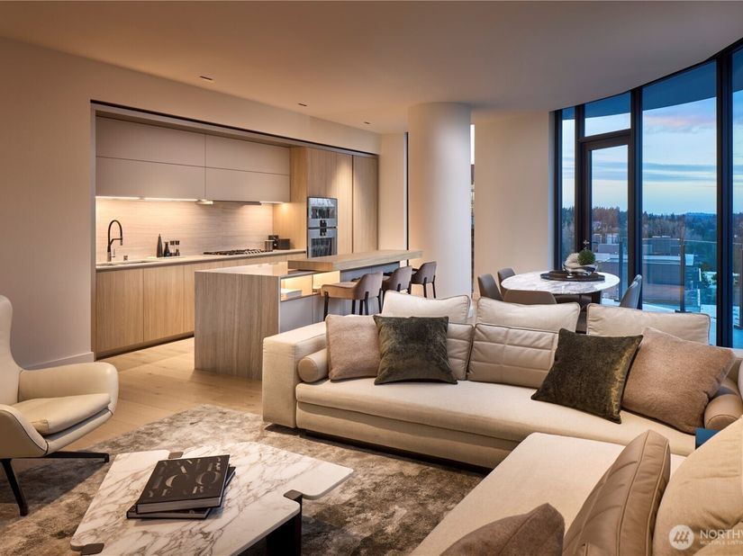 838 Avenue Square NE 1805, Bellevue WA 98004